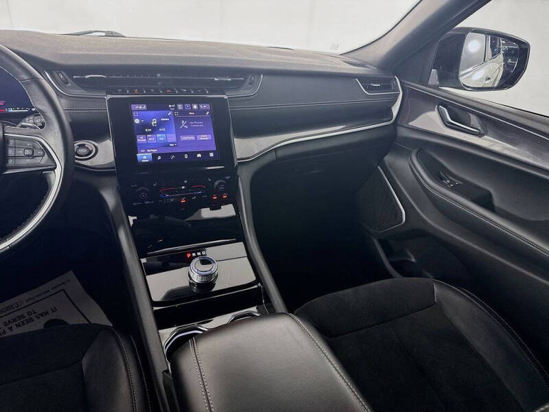 2022 Jeep Grand Cherokee L Altitude