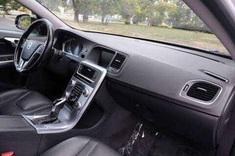 2018 Volvo V60 Cross Country T5 Premier