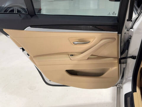 2015 BMW 5 Series 528i