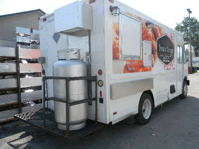 2002 Freightliner MT45 Chassis