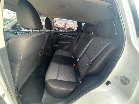 2017 Nissan Rogue Sport SV