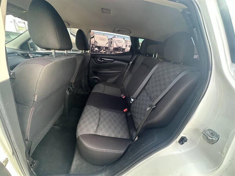 2017 Nissan Rogue Sport SV