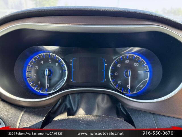 2017 Chrysler Pacifica Touring-L