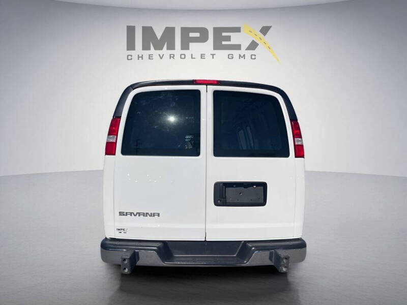 2023 GMC Savana 2500
