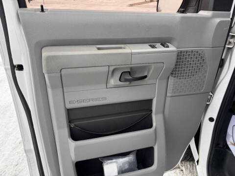 2012 Ford E-Series E-150 XLT