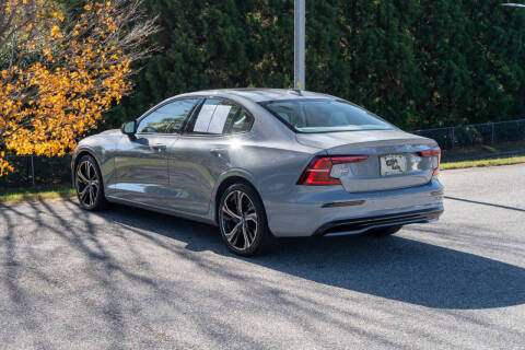 2024 Volvo S60 B5 Core Dark Theme