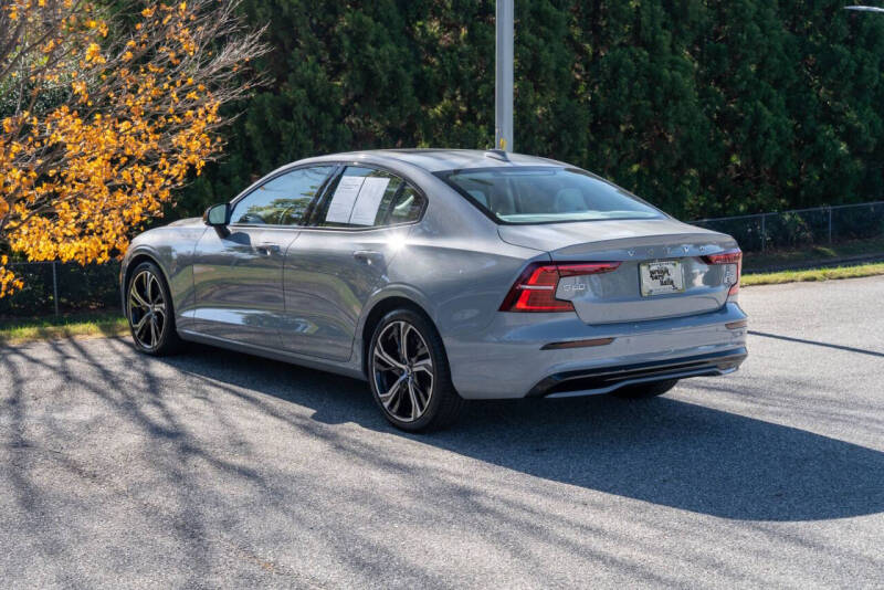 2024 Volvo S60 B5 Core Dark Theme