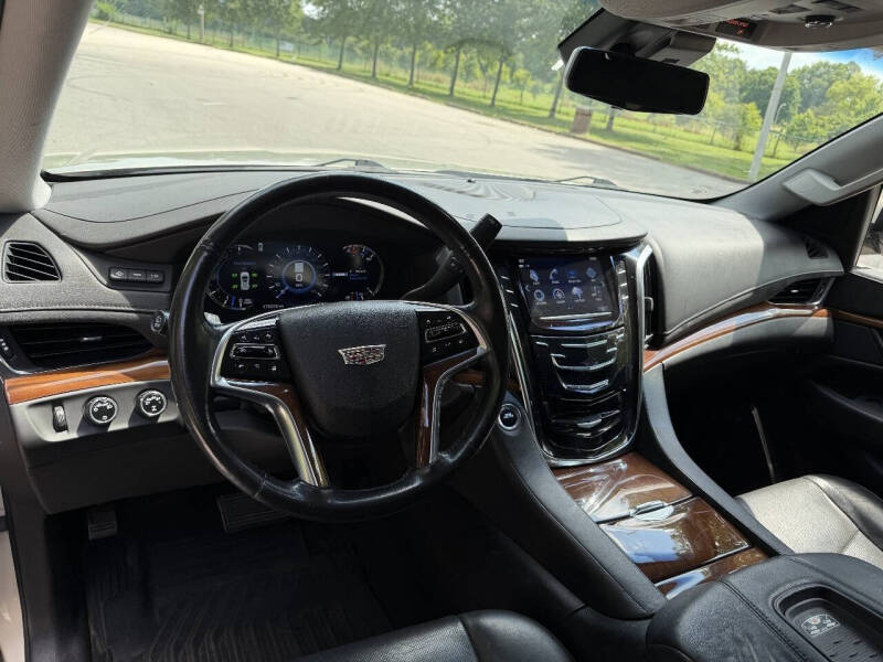2017 Cadillac Escalade ESV Luxury