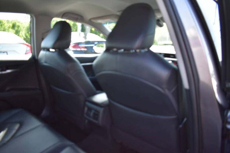 2018 Toyota Camry Hybrid XLE