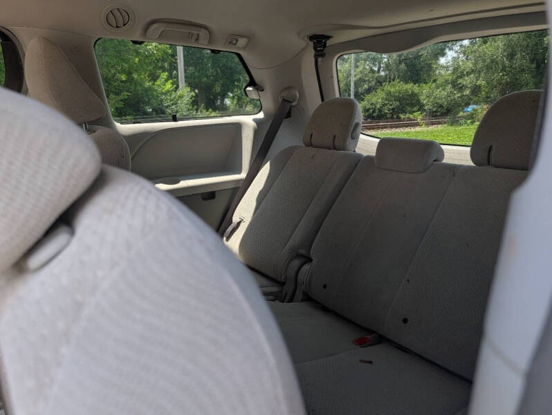 2014 Toyota Sienna LE 8-Passenger