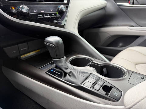 2021 Toyota Camry Hybrid XSE