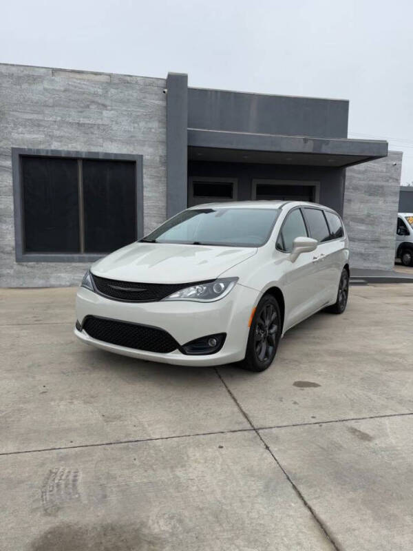 2020 Chrysler Pacifica Touring