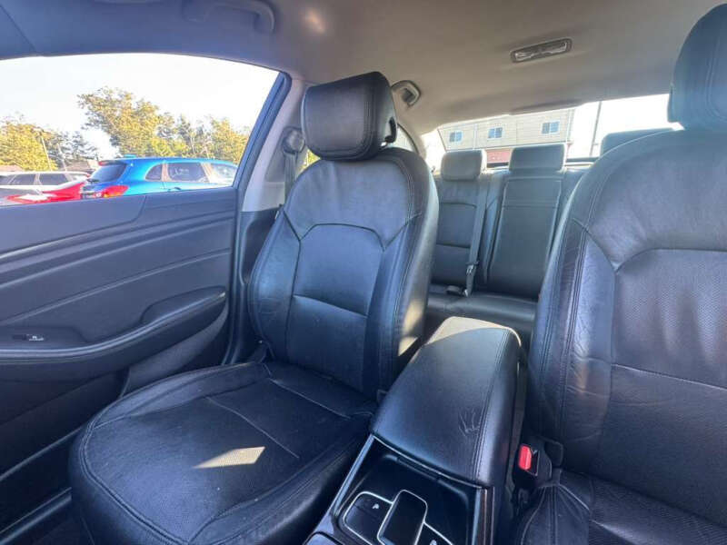 2015 Kia Cadenza Premium