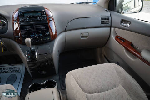 2005 Toyota Sienna XLE 7 Passenger
