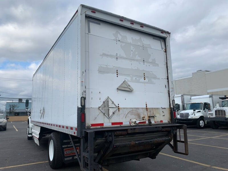 2012 Freightliner M2 106