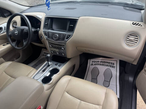 2017 Nissan Pathfinder S