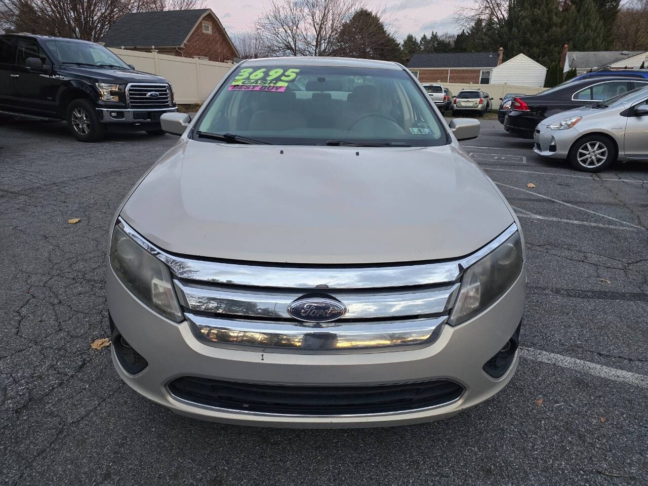 2010 Ford Fusion for sale at QUEENSGATE AUTO SALES in York, PA