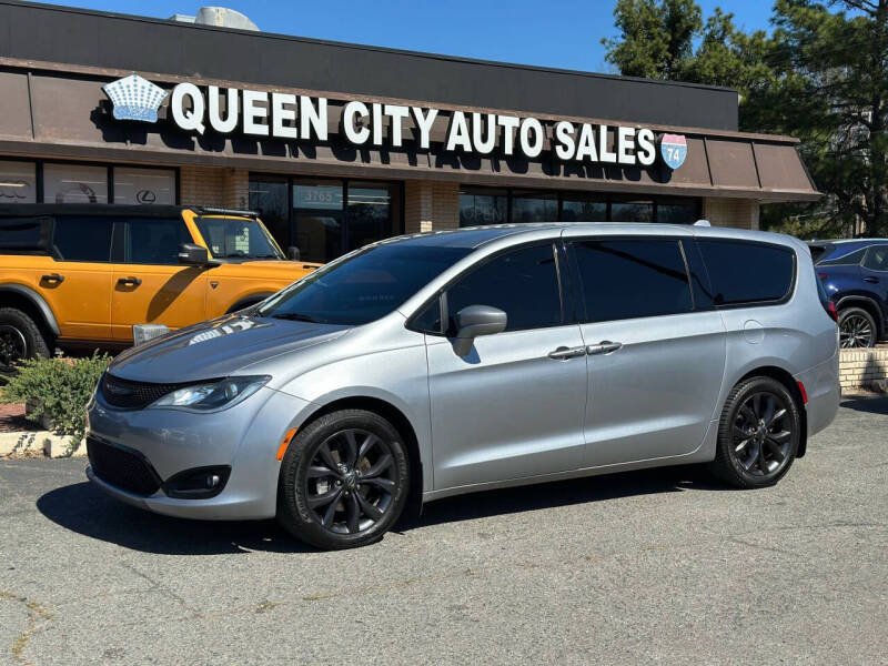 2019 Chrysler Pacifica for sale at Queen City Auto Sales in Charlotte NC