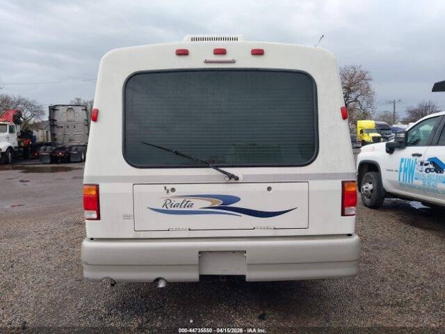 2004 Winnebago Rialta 22HD