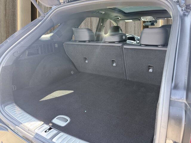 2022 Genesis GV70 2.5T Standard