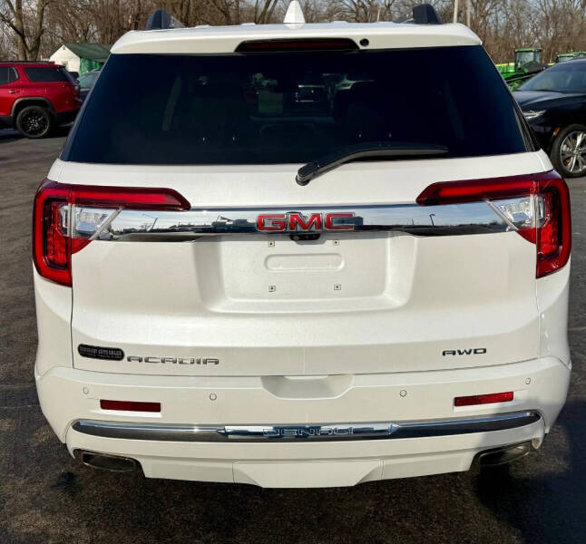 2023 GMC Acadia Denali