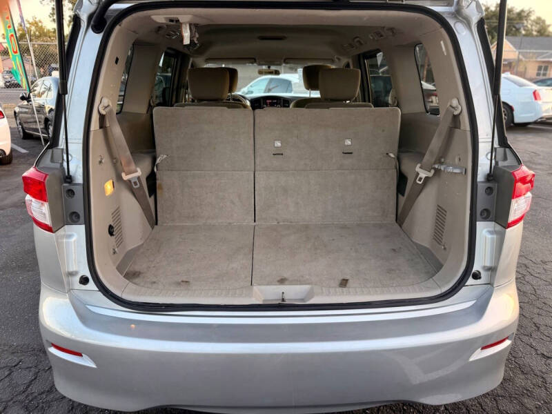 2017 Nissan Quest SV