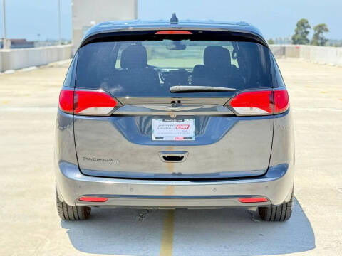 2019 Chrysler Pacifica Touring Plus