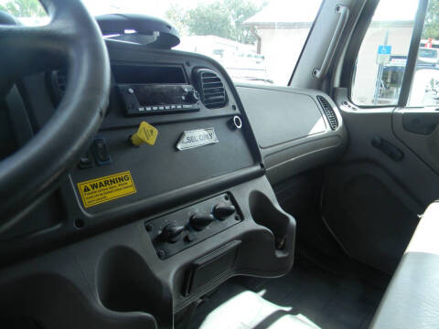 2023 Freightliner M2 106