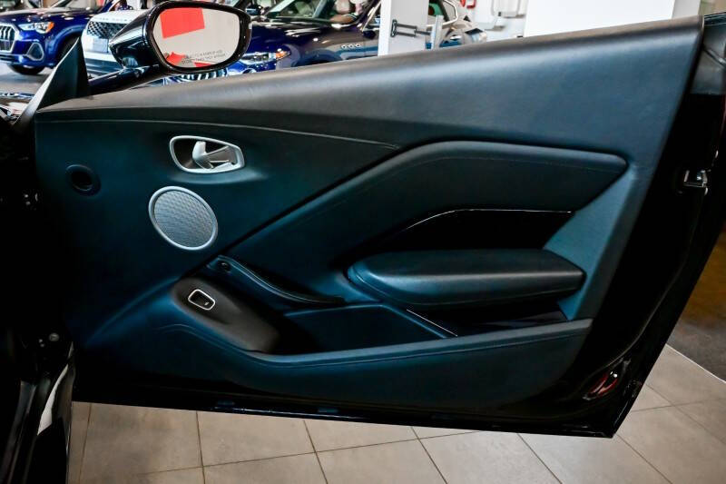 2022 Aston Martin Vantage