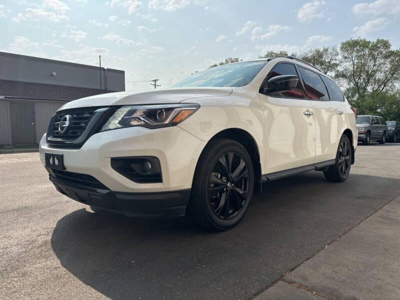 2018 Nissan Pathfinder for sale at MIDWEST CAR SEARCH in Fridley MN