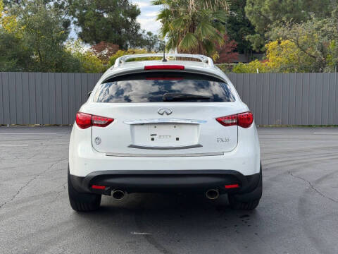 2011 Infiniti FX35