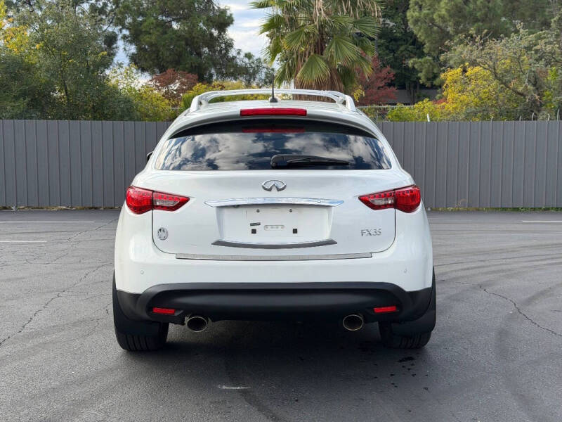 2011 Infiniti FX35