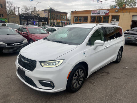 2021 Chrysler Pacifica Hybrid for sale at Time Motor Sales in Minneapolis MN
