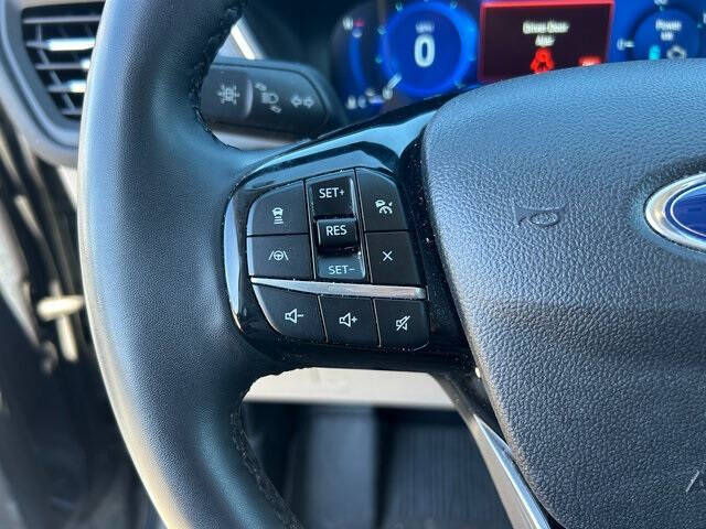 2022 Ford Escape Hybrid Titanium