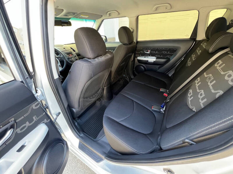 2012 Kia Soul +
