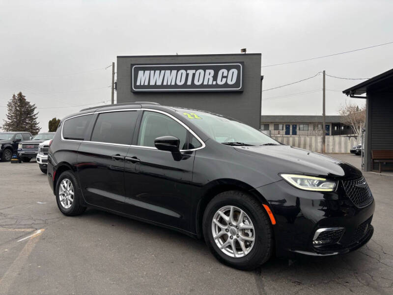 2022 Chrysler Pacifica Touring L