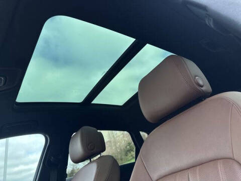 2022 Audi e-tron quattro Premium Plus