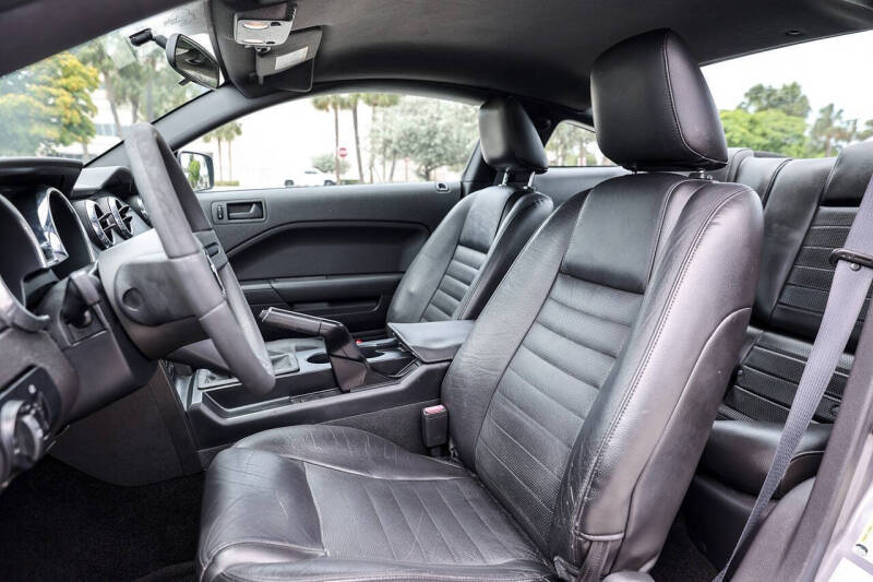 2006 Ford Mustang GT Deluxe
