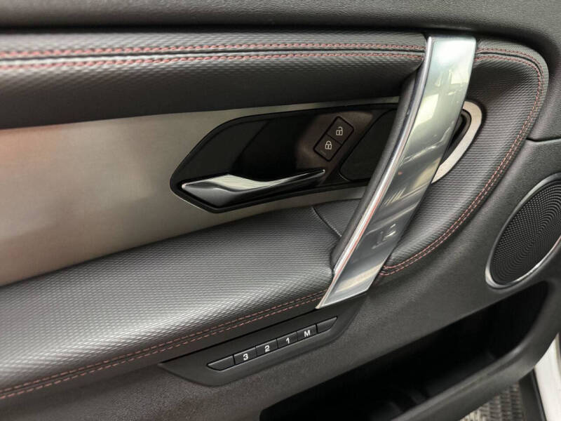 2022 Land Rover Discovery Sport P250 SE R-Dynamic