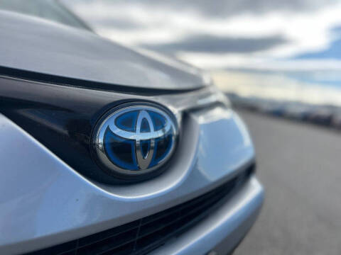 2017 Toyota RAV4 Hybrid XLE