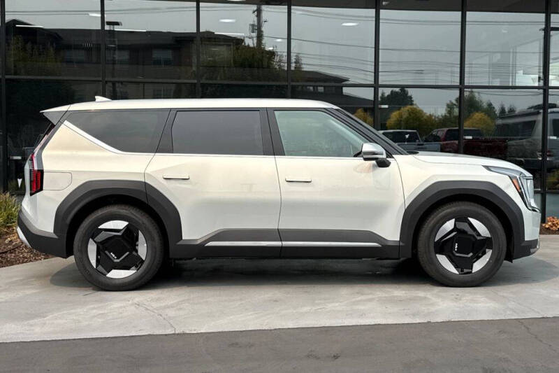 2026 Kia EV9 Light Long Range
