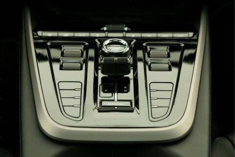 2026 Aston Martin DBX 707