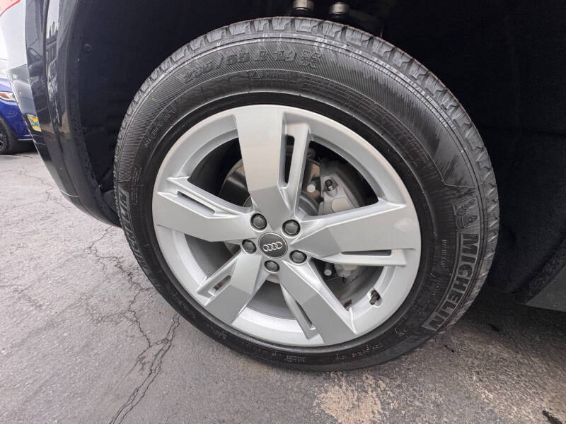 2018 Audi Q5 2.0T quattro Premium Plus