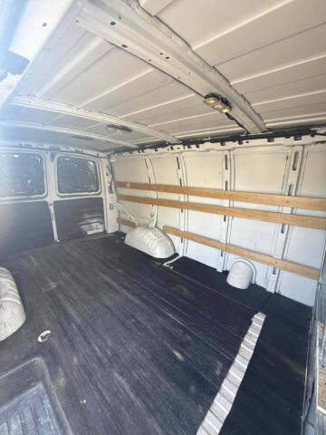 2017 GMC Savana 2500