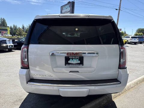 2017 GMC Yukon XL Denali