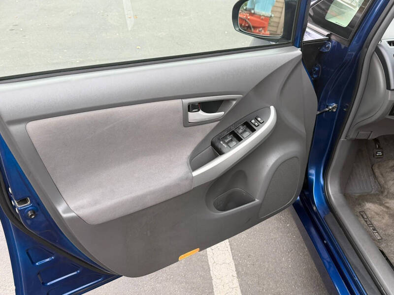 2010 Toyota Prius II