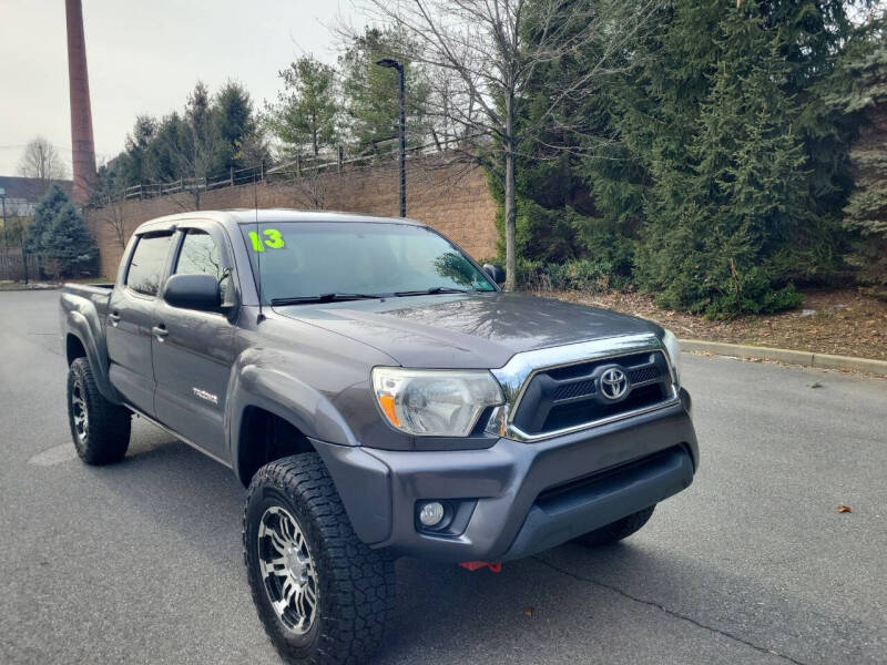 2013 Toyota Tacoma Base's photo