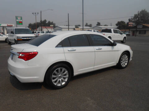 2013 Chrysler 200 Limited