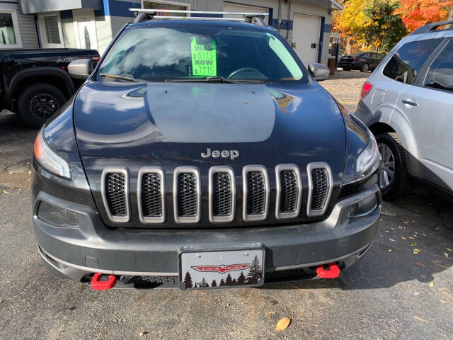 2014 Jeep Cherokee for sale at Chuckie Bizzarro's Fleetwing Auto in Erie, PA