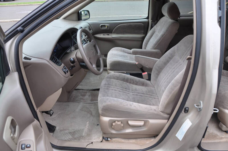 2002 Toyota Sienna LE